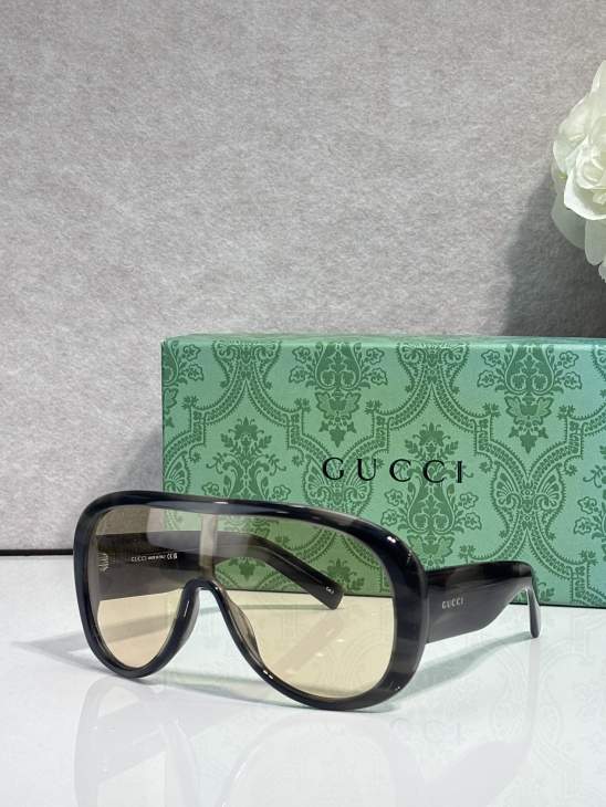 Picture of Gucci Sunglasses _SKUfw79759785fw